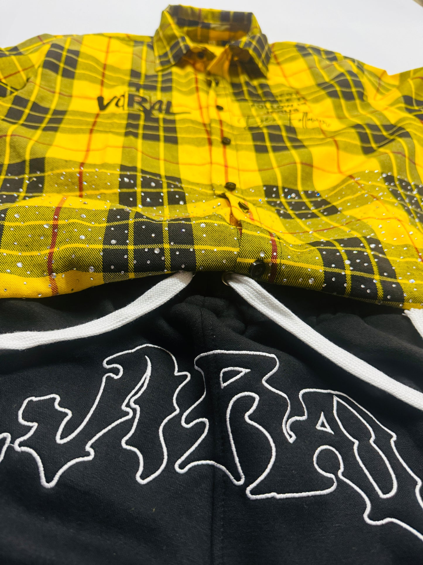 Camisa de Botones Version "Be a Follower" Amarilla y Negra
