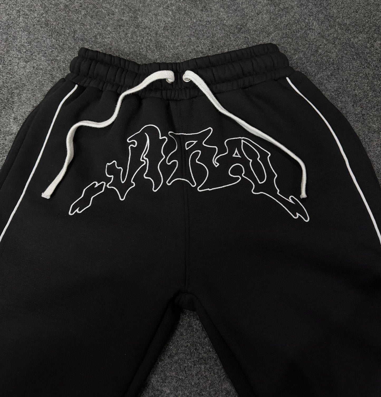 Viral Baggie Pants( Black)